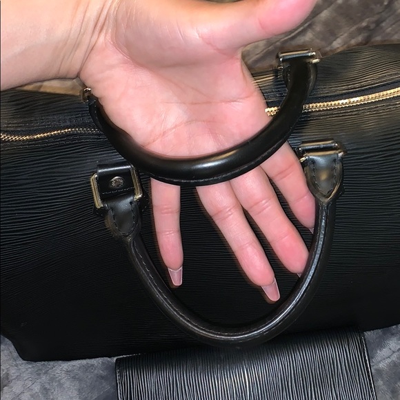 Authentic Louis Vuitton Epi Speedy 30 ***make me an offer*** - Picture 5 of 12